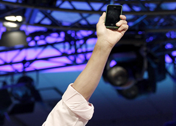 苹果称iphone5“给生命以意义”  Apple Says New iPhone 5 Feature Gives Life Meaning